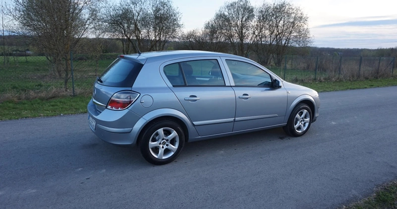 Opel Astra cena 16900 przebieg: 190000, rok produkcji 2009 z Koziegłowy małe 352